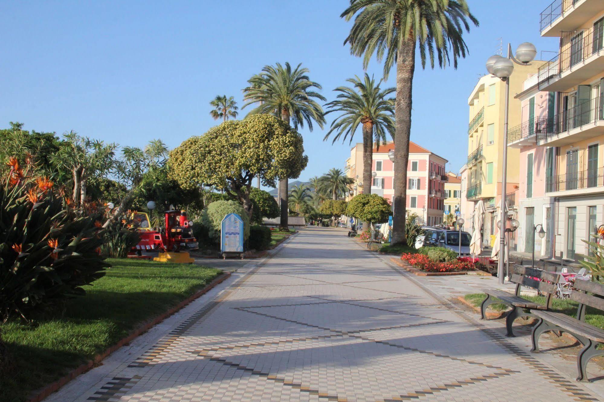 Caravelle Camping Village Ceriale Kültér fotó